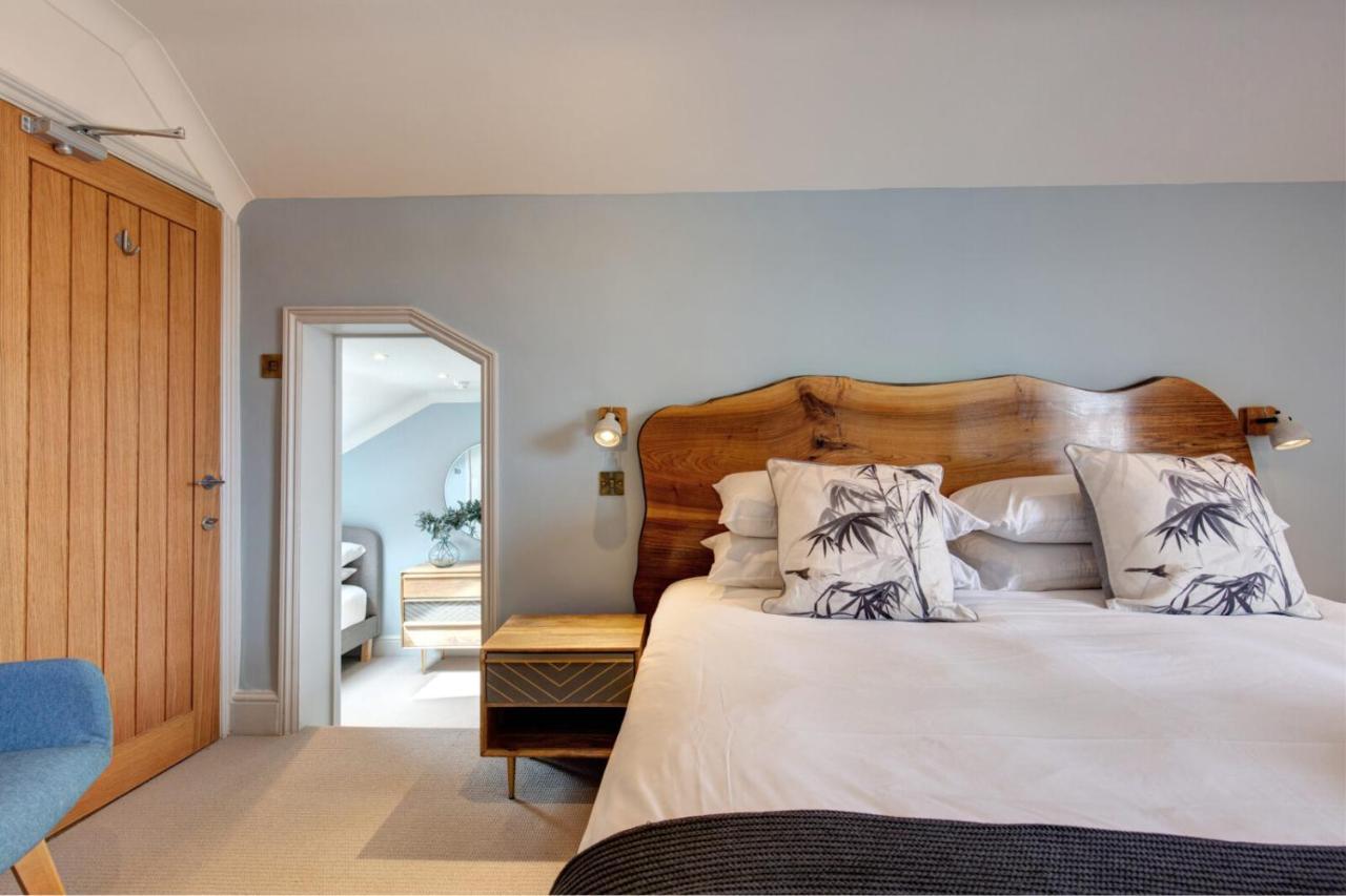 The Railway Hotel By Barefoot Retreats Burnham Market Exterior foto
